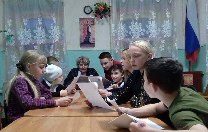 Конкурс чтецов "Представь себя актёром" в Караваевской сельской библиотеке