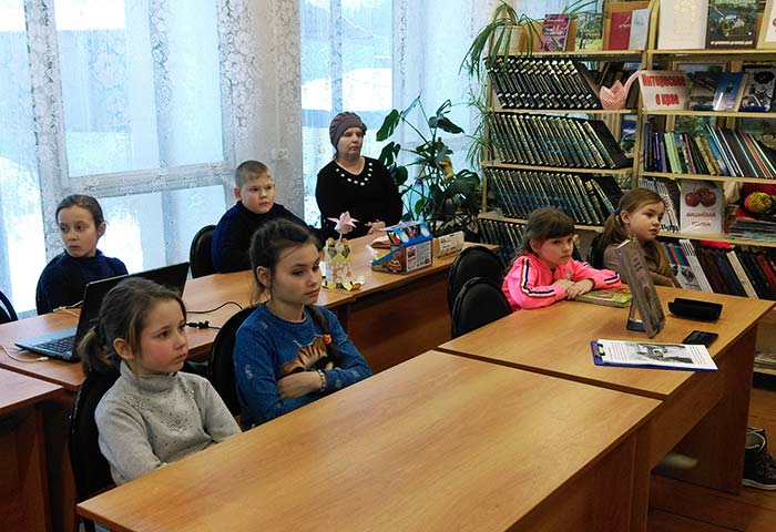 Урок мужества "Ты в памяти и сердце, Сталинград!" в Аннинской сельской библиотеке