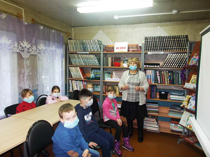 Экскурсия «Библиотека - дом, где живут книги» в Костинской сельской библиотеке