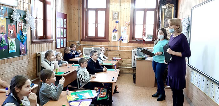 Познавательная программа "Рождественские чудеса начинаются" для учащихся ЧОУ "Православная НОШ"