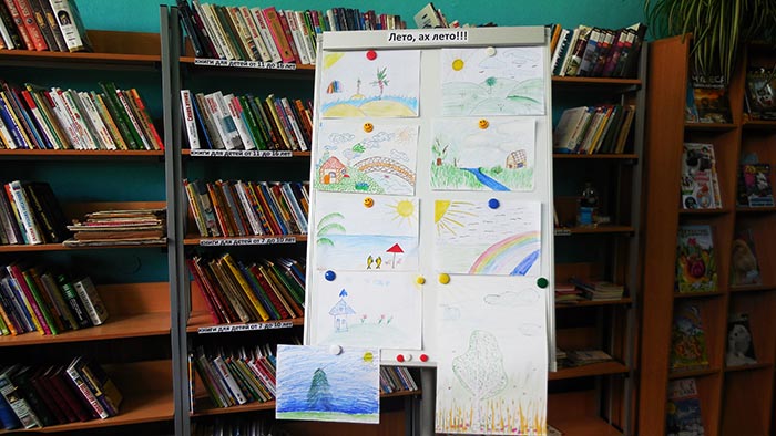 Конкурс рисунков "Мы рисуем лето" в Пекшинской сельской библиотеке