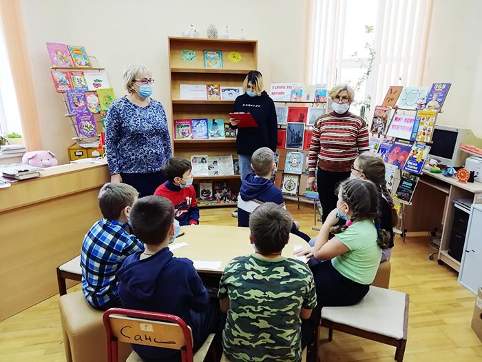 Правовой час «Права и обязанности» в Крутовской сельской библиотеке