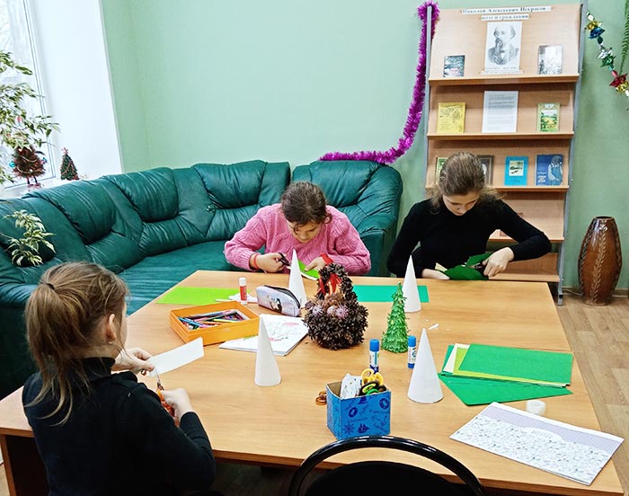 В Пекшинской сельской библиотеке открылась мастерская Самоделкина