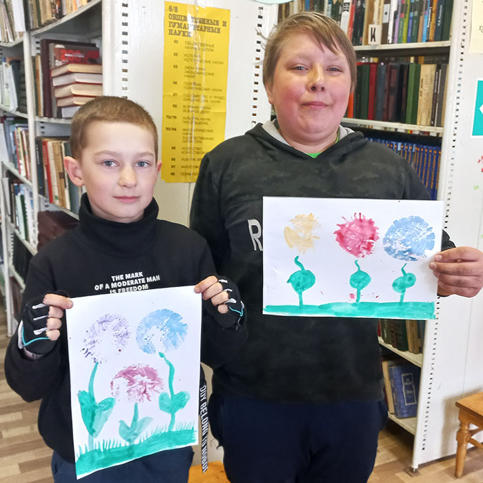 Мастер-класс "Краски весны!" в Караваевской сельской библиотеке