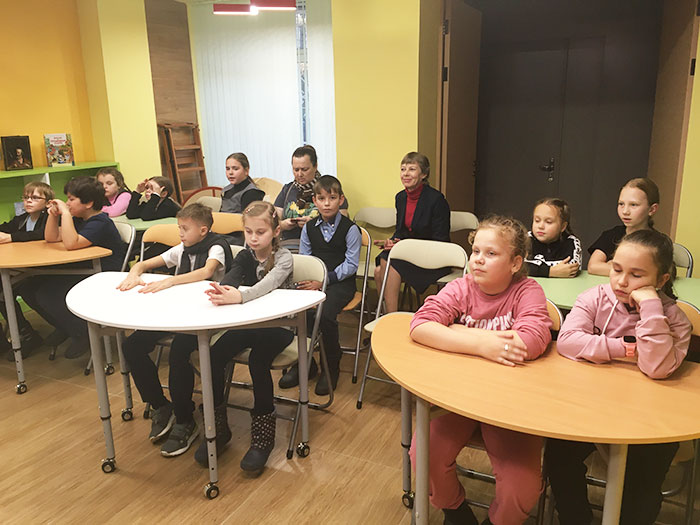 Патриотический час «Ты живи, моя Россия!» в детском литературно-эстетическом центре