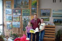 Мастер-класс по живописи от художника Рыженко В.А. в Аннинской сельской библиотеке